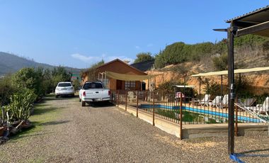 SE VENDE HERMOSA PARCELA CON 3 CABAÑAS EQUIPADAS