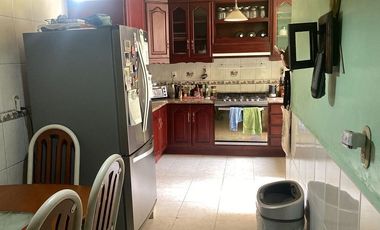 CASA EN VENTA EN CERRADA CON VIGILANCIA