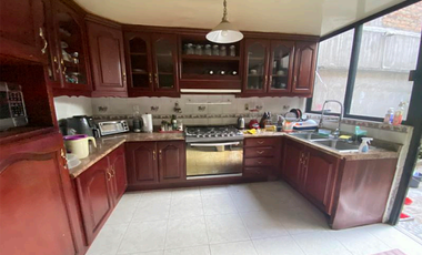 CASA EN VENTA EN CERRADA CON VIGILANCIA
