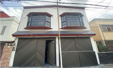 CASA EN VENTA EN CERRADA CON VIGILANCIA