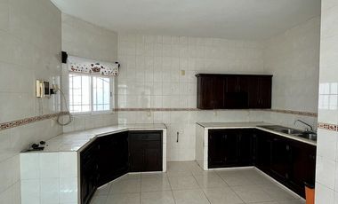 CASA EN VENTA EN LAS ARBOLEDAS