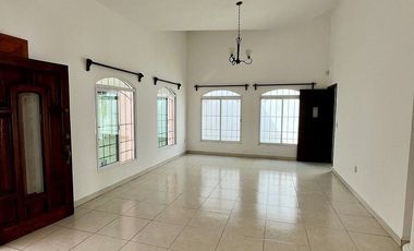 CASA EN VENTA EN LAS ARBOLEDAS