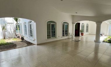 CASA EN VENTA EN LAS ARBOLEDAS