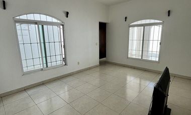 CASA EN VENTA EN LAS ARBOLEDAS
