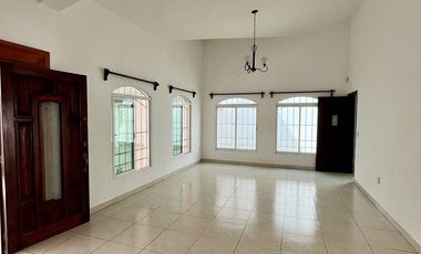 CASA EN VENTA EN LAS ARBOLEDAS