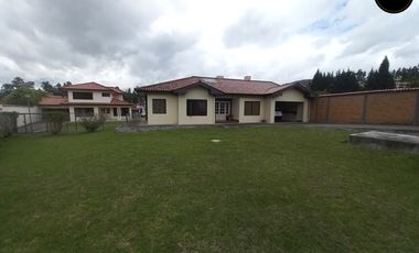 Casa de arriendo en Challuabamba – código:22273