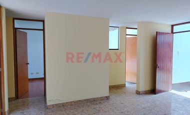 Se Vende Casa En La Alameda Del Marquez En Cañete