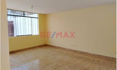Se Vende Casa En La Alameda Del Marquez En Cañete