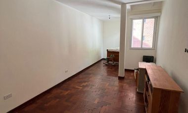 Departamento de 3 ambientes en alquiler , 2ºpiso por escalera, en  Vicente López