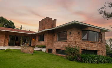 Casa de Lujo en Lomas Altas, CDMX | Vista a la Barranca | 830 m² Terreno