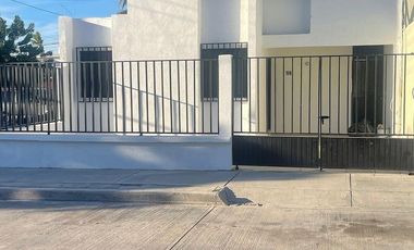 CASA EN RENTA CERCA DE PLAZA FORJADORES