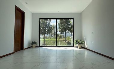 Casa en Venta a Estrenar en Coto, Parques Vallarta