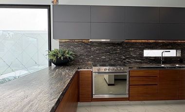 Casa en Venta a Estrenar en Coto, Parques Vallarta