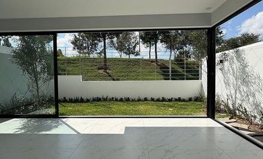 Casa en Venta a Estrenar en Coto, Parques Vallarta