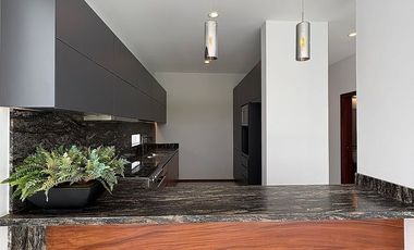 Casa en Venta a Estrenar en Coto, Parques Vallarta