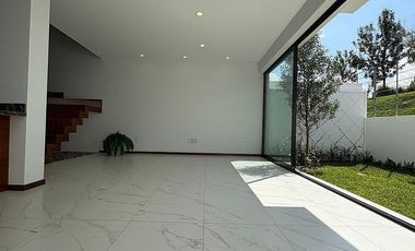 Casa en Venta a Estrenar en Coto, Parques Vallarta