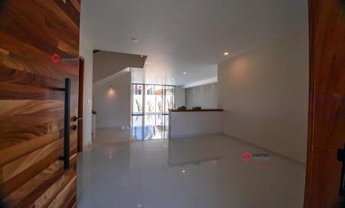 Casa NUEVA de lujo en venta en coto Novaterra Zona Real