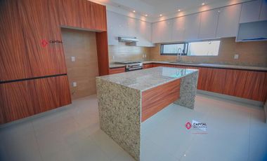 Casa NUEVA de lujo en venta en coto Novaterra Zona Real