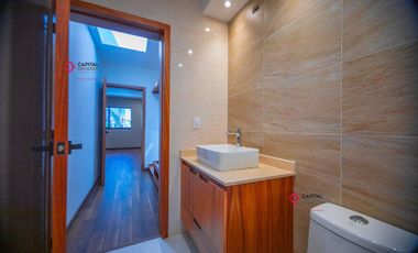 Casa NUEVA de lujo en venta en coto Novaterra Zona Real