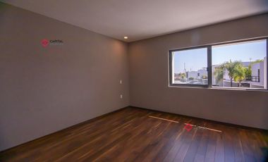 Casa NUEVA de lujo en venta en coto Novaterra Zona Real