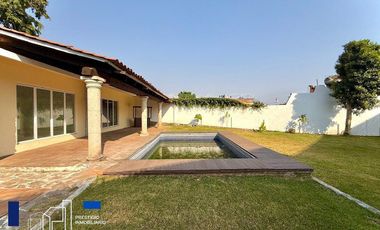 VENTA DE CASA EN CUERNAVACA CON ALBERCA