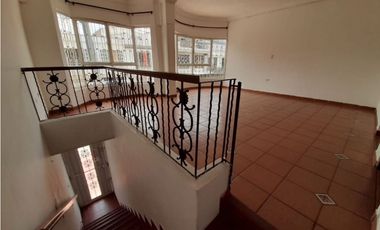Casa bifamiliar con terraza en venta | Barrio Petruc - Palmira, Valle