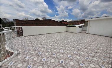 Casa bifamiliar con terraza en venta | Barrio Petruc - Palmira, Valle
