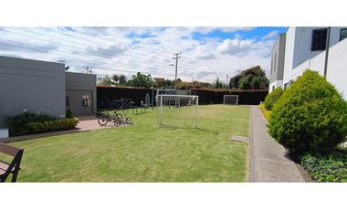 Casa en arriendo con Cota Condominio Summer Hill $6.000.000