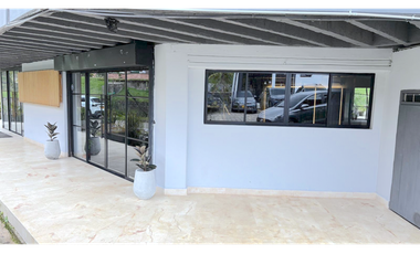 Venta local en El Retiro, rentando y en mall exclusivo.