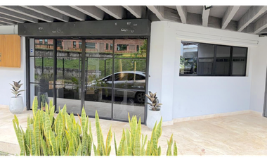 Venta local en El Retiro, rentando y en mall exclusivo.