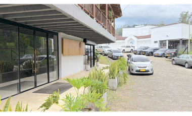 Venta local en El Retiro, rentando y en mall exclusivo.