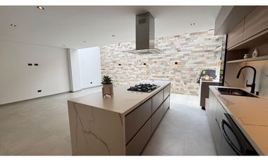 CASA EN UNIDAD CERRADA SECTOR GUALANDAY SMG