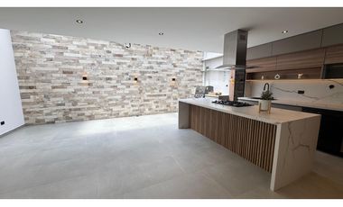 CASA EN UNIDAD CERRADA SECTOR GUALANDAY SMG