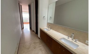 Espectacular Apartamento Amplio en El Refugio con Gran Vista