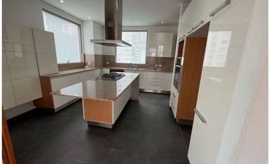 Espectacular Apartamento Amplio en El Refugio con Gran Vista