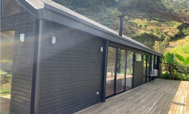 Casa campestre ubicada en el municipio La Ceja, Antioquia.