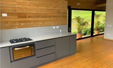 Casa campestre ubicada en el municipio La Ceja, Antioquia.