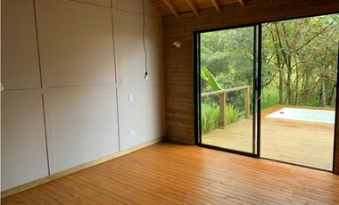 Casa campestre ubicada en el municipio La Ceja, Antioquia.