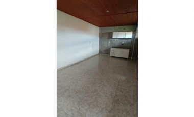 Casa dos dormitorios. Buen entorno. Patio, cochera