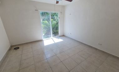 CASA EN RENTA, 4 RECAMARAS, FRACC. PRIVADO, ALBERCA. CARMEN, CAMPECHE