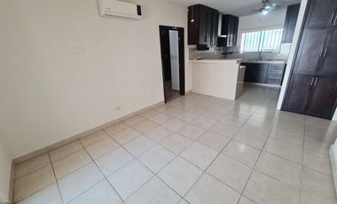 CASA EN RENTA, 4 RECAMARAS, FRACC. PRIVADO, ALBERCA. CARMEN, CAMPECHE