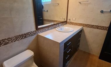 CASA EN RENTA, 4 RECAMARAS, FRACC. PRIVADO, ALBERCA. CARMEN, CAMPECHE
