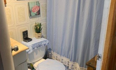 Casa en 4D/1B venta c/ estacionamiento en Villa Doña Mabel