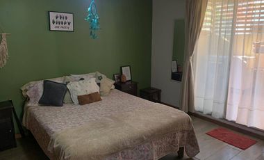 Casa en 4D/1B venta c/ estacionamiento en Villa Doña Mabel