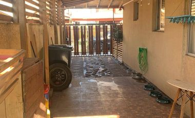 Casa en 4D/1B venta c/ estacionamiento en Villa Doña Mabel