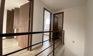 Casa en Venta / Mitad del Mundo