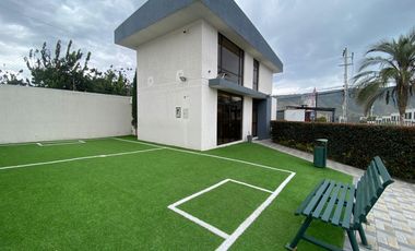 Casa en Venta / Mitad del Mundo
