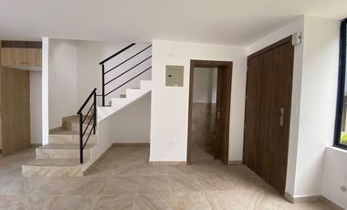 Casa en Venta / Mitad del Mundo