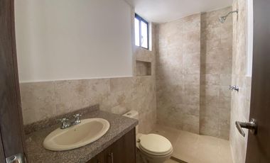 Casa en Venta / Mitad del Mundo
