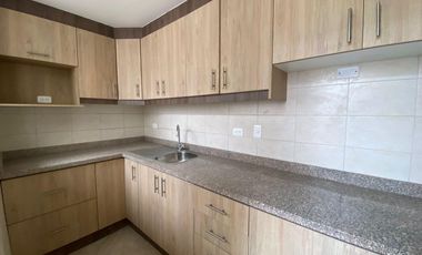 Casa en Venta / Mitad del Mundo